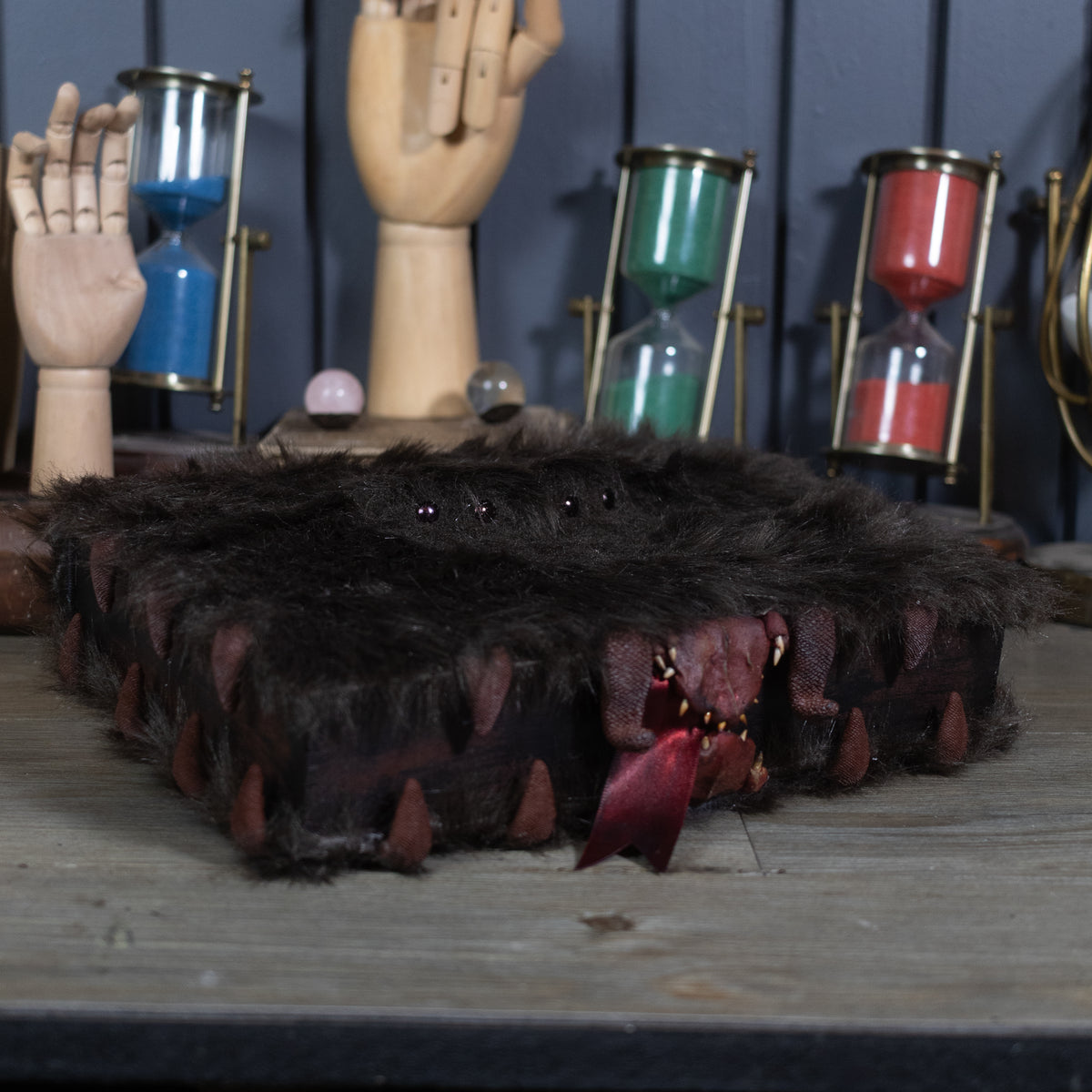 Monster Box. Escuche.