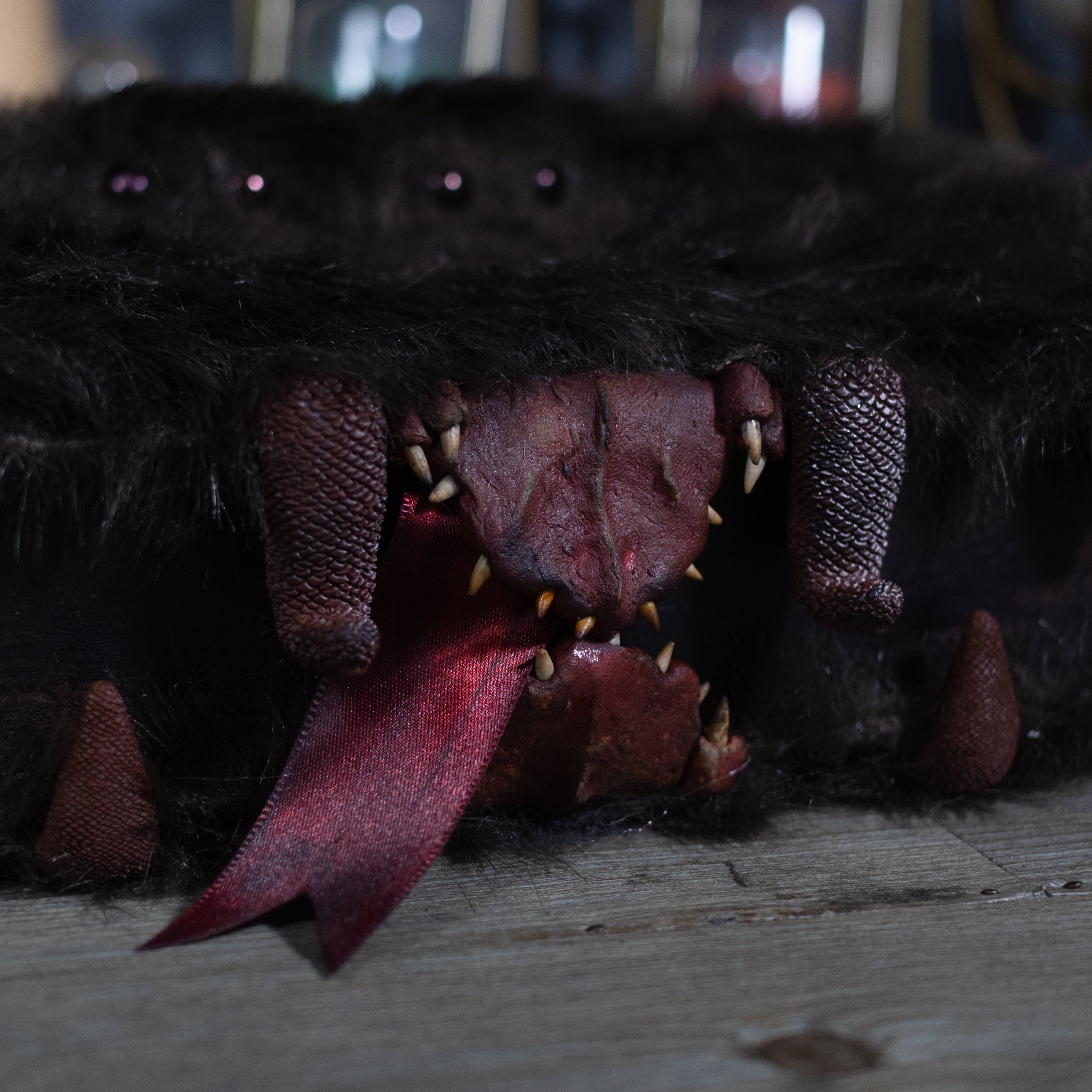 Monster Box. Escuche.