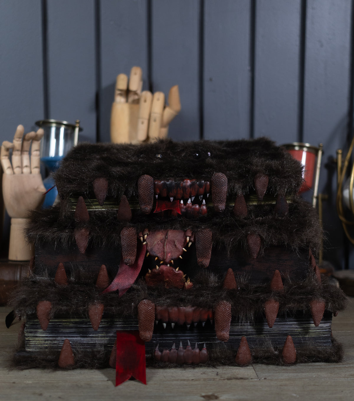 Monster Box. Escuche.